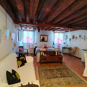 Apartment Ai Leoni